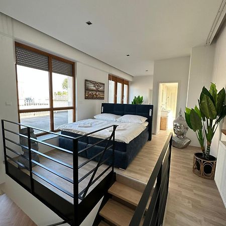 Luxury Penthouse At The Historical Centre With Free Parking Lejlighed Bratislava Eksteriør billede