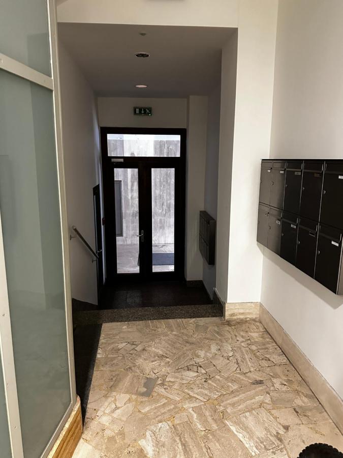 Luxury Penthouse At The Historical Centre With Free Parking Lejlighed Bratislava Eksteriør billede